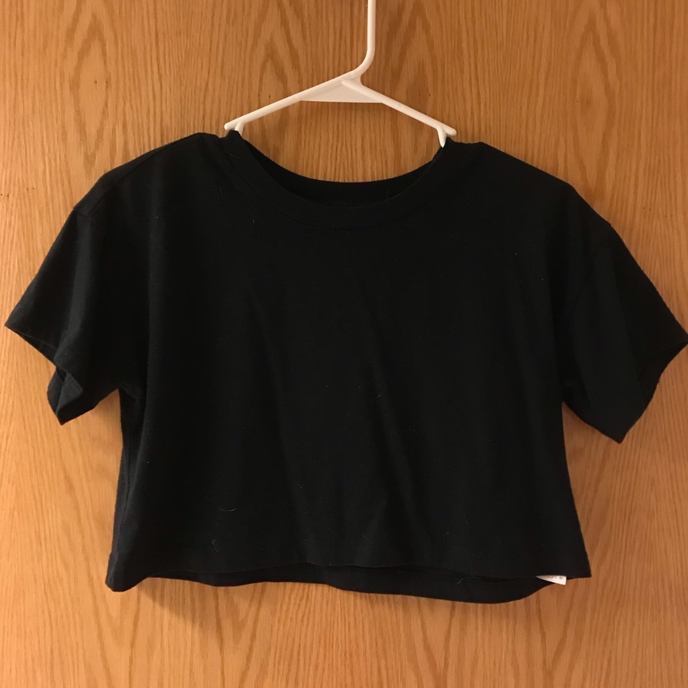 Cropped tee